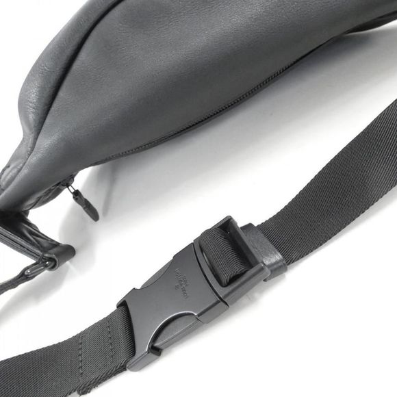 LOUIS VUITTON Monogram Shadow Discovery Bum bag - Picture 5 of 8